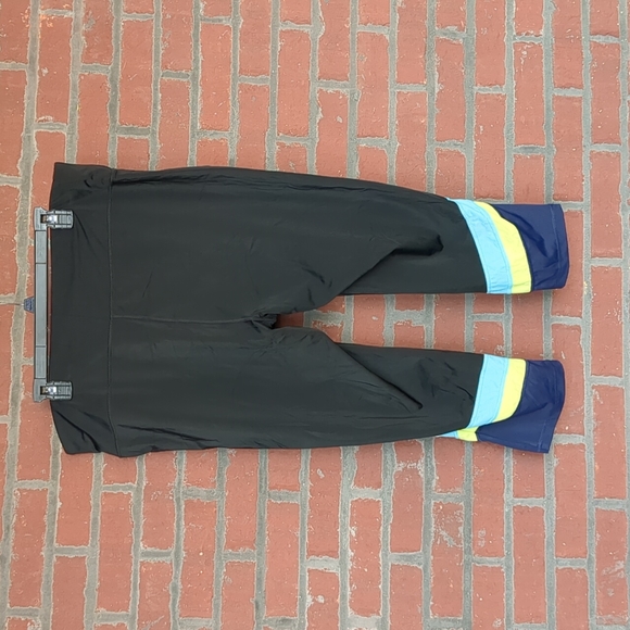 LIVI Rash Guard Swim Capri Legging Swim by Cacique Pants - Picture 3 of 6